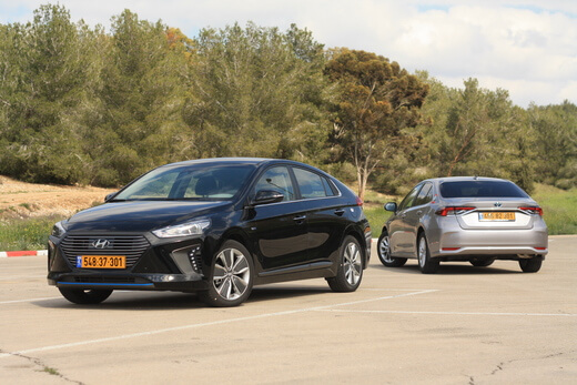 טויוטה קורולה מול יונדאי איוניק